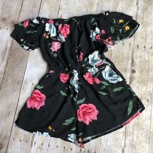 Old Navy black with floral print romper medium NWT